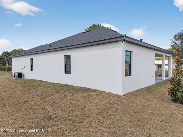 1482 Hayworth Circle NW, Palm Bay, FL 32907