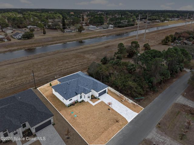1482 Hayworth Circle NW, Palm Bay, FL 32907