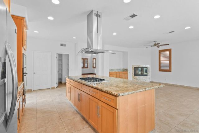 972 Merced River Rd, Chula Vista, CA 91913