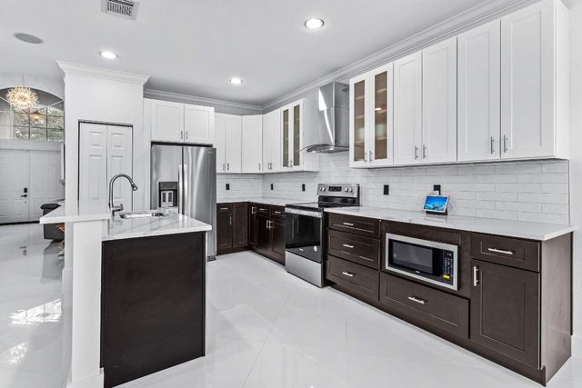 853 Gazetta Way, West Palm Beach, FL 33413