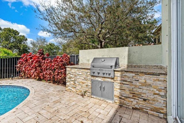 853 Gazetta Way, West Palm Beach, FL 33413