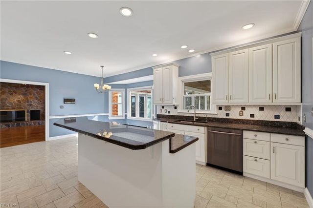 1072 Downshire CHSE, Virginia Beach, VA 23452