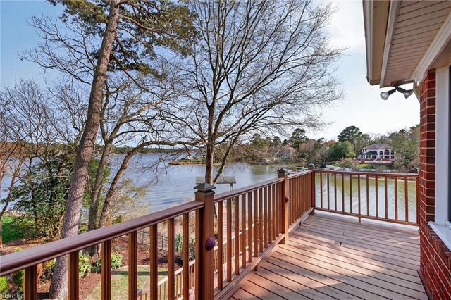 1072 Downshire CHSE, Virginia Beach, VA 23452