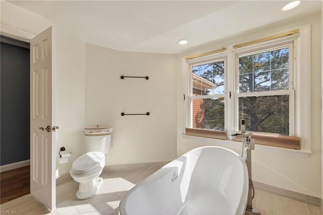 1072 Downshire CHSE, Virginia Beach, VA 23452