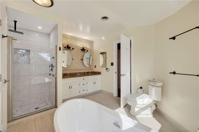 1072 Downshire CHSE, Virginia Beach, VA 23452