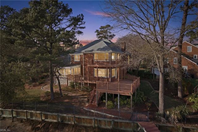 1072 Downshire CHSE, Virginia Beach, VA 23452