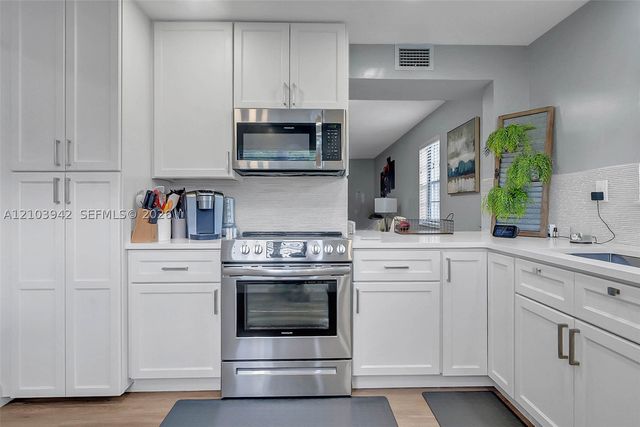 4955 E Sabal Palm Blvd 111, Tamarac, FL 33319