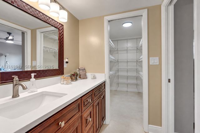 4955 E Sabal Palm Blvd 111, Tamarac, FL 33319