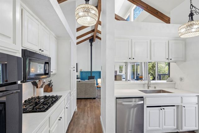 18988 Applejack Dr, Grass Valley, CA 95949