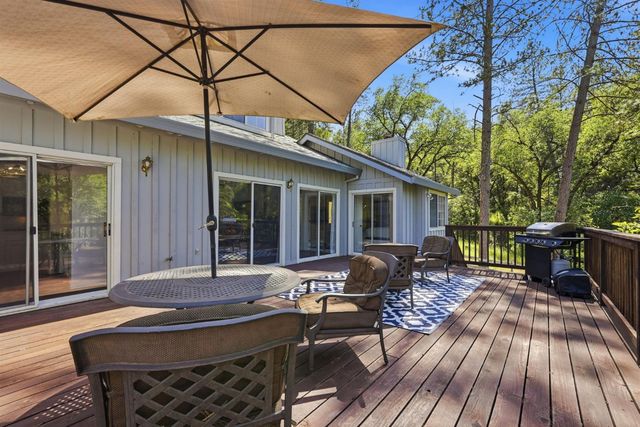 18988 Applejack Dr, Grass Valley, CA 95949