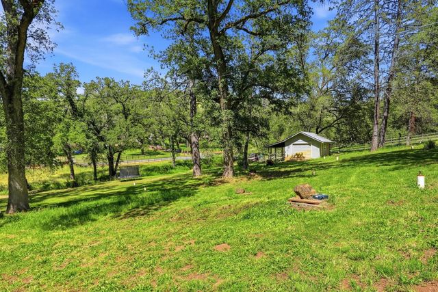18988 Applejack Dr, Grass Valley, CA 95949