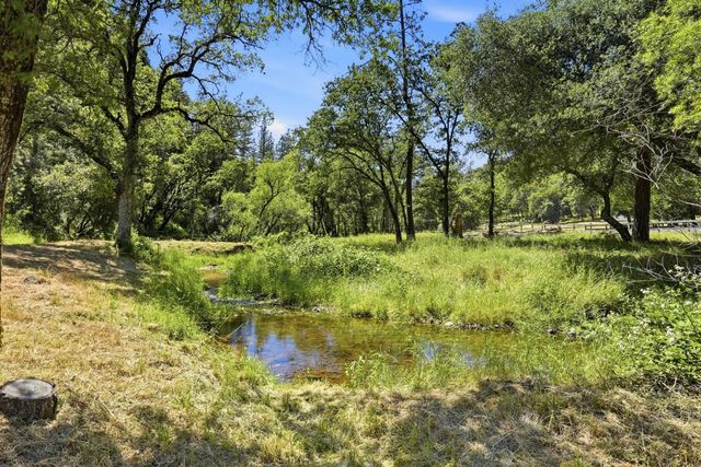 18988 Applejack Dr, Grass Valley, CA 95949