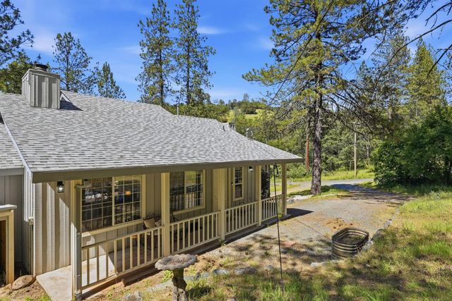 18988 Applejack Dr, Grass Valley, CA 95949