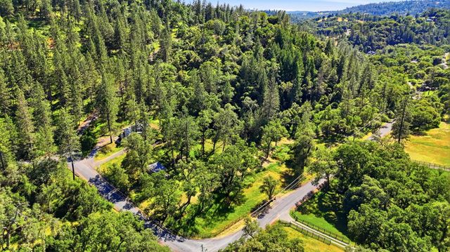 18988 Applejack Dr, Grass Valley, CA 95949