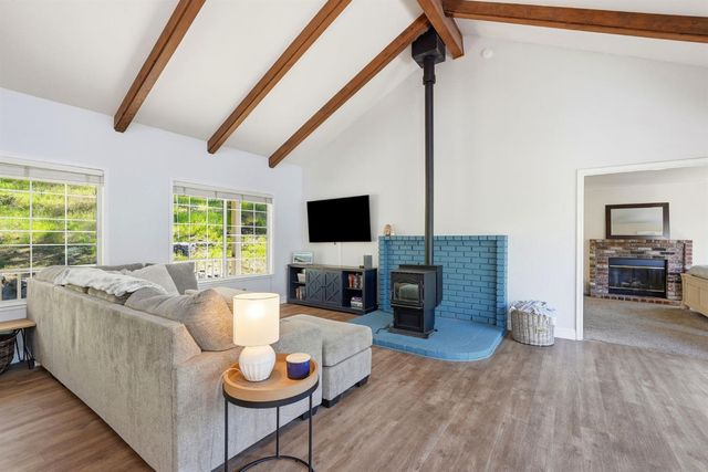 18988 Applejack Dr, Grass Valley, CA 95949