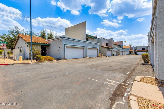 8611 N 67TH Drive, Peoria, AZ 85345