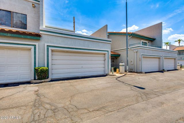 8611 N 67TH Drive, Peoria, AZ 85345