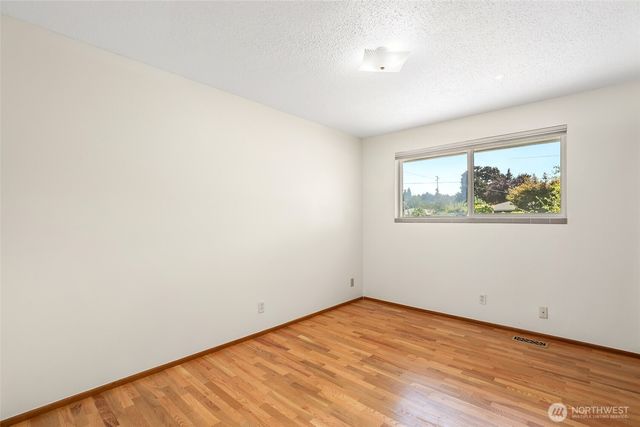 2011 8th Avenue SE, Puyallup, WA 98372
