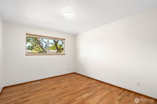 2011 8th Avenue SE, Puyallup, WA 98372