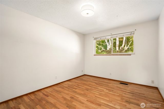 2011 8th Avenue SE, Puyallup, WA 98372