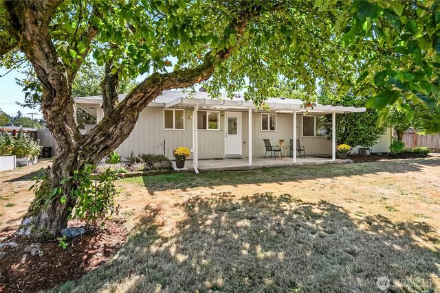 2011 8th Avenue SE, Puyallup, WA 98372