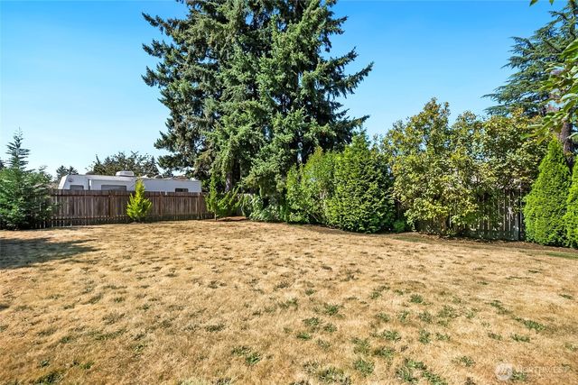 2011 8th Avenue SE, Puyallup, WA 98372