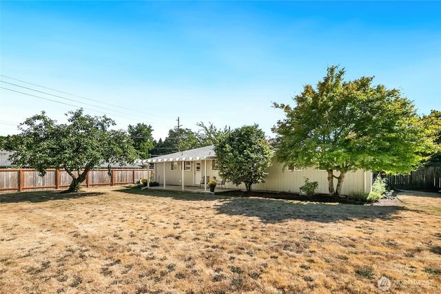 2011 8th Avenue SE, Puyallup, WA 98372