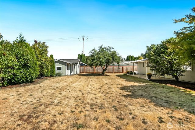 2011 8th Avenue SE, Puyallup, WA 98372