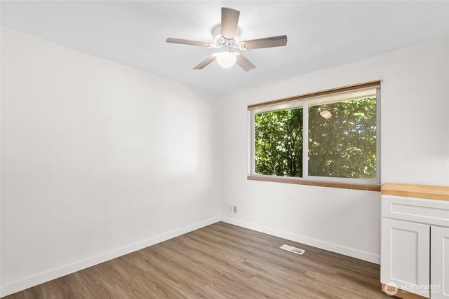 2011 8th Avenue SE, Puyallup, WA 98372