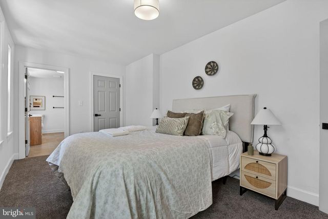 823 N QUEEN, Lancaster, PA 17603