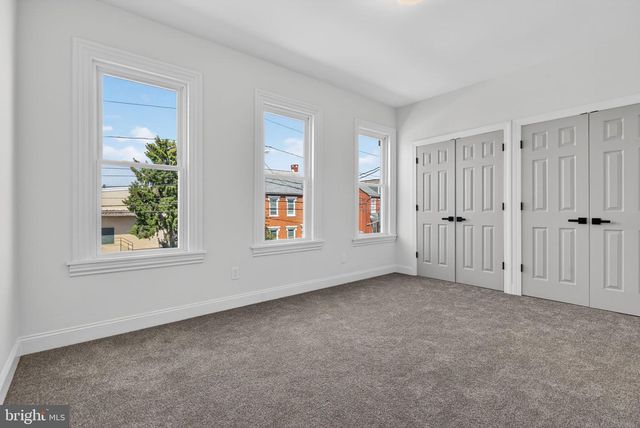 823 N QUEEN, Lancaster, PA 17603