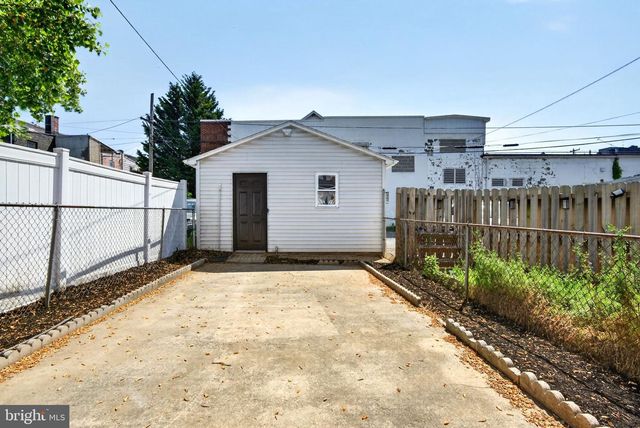 823 N QUEEN, Lancaster, PA 17603