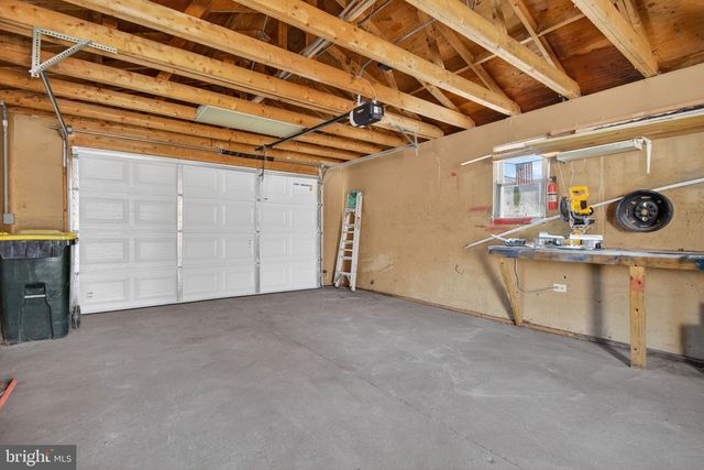 823 N QUEEN, Lancaster, PA 17603