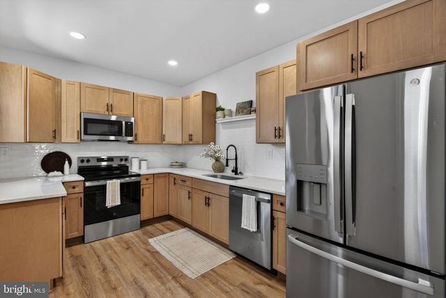 823 N QUEEN, Lancaster, PA 17603