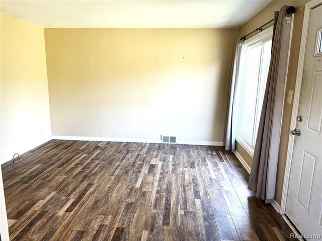 1839 Ackley Avenue, Westland, MI 48186