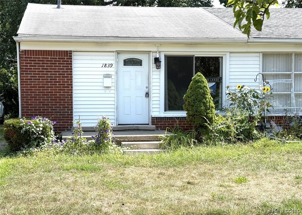 1839 Ackley Avenue, Westland, MI 48186