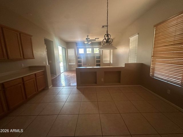 7220 W COTTONTAIL Lane, Peoria, AZ 85383