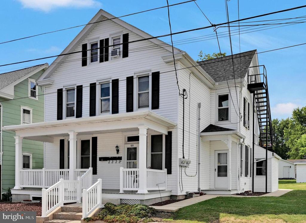 125 E WASHINGTON ST, Elizabethtown, PA 17022