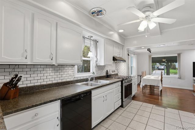 237 S Chocolay Avenue, Commerce Twp, MI 48017