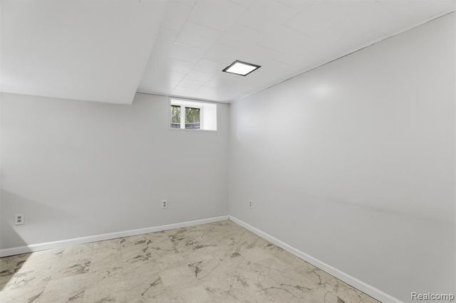 237 S Chocolay Avenue, Commerce Twp, MI 48017