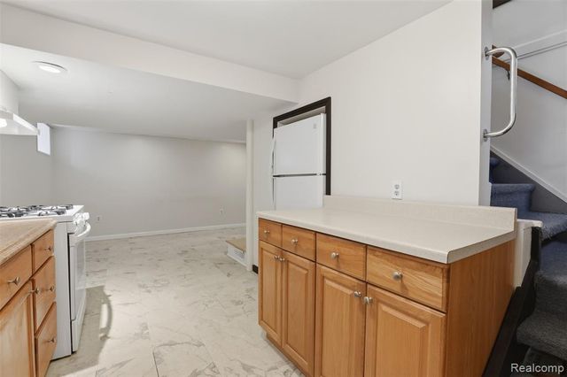 237 S Chocolay Avenue, Commerce Twp, MI 48017