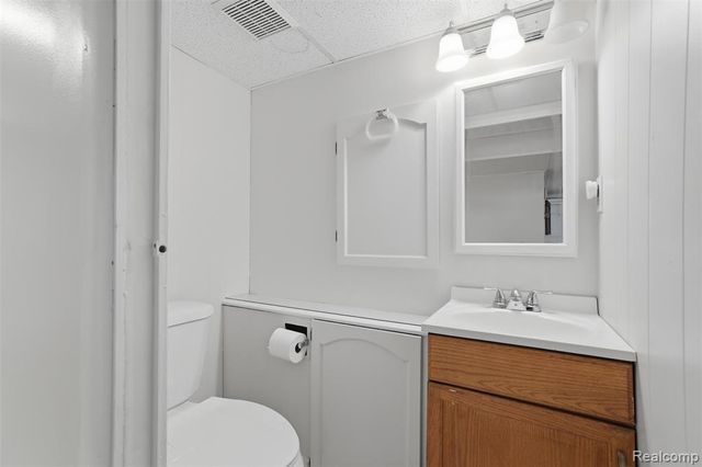 237 S Chocolay Avenue, Commerce Twp, MI 48017