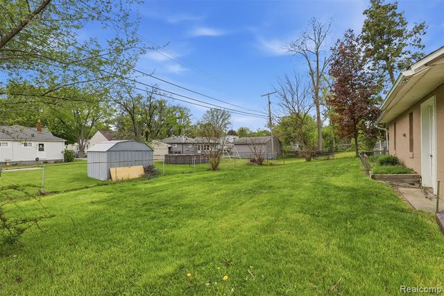 237 S Chocolay Avenue, Commerce Twp, MI 48017