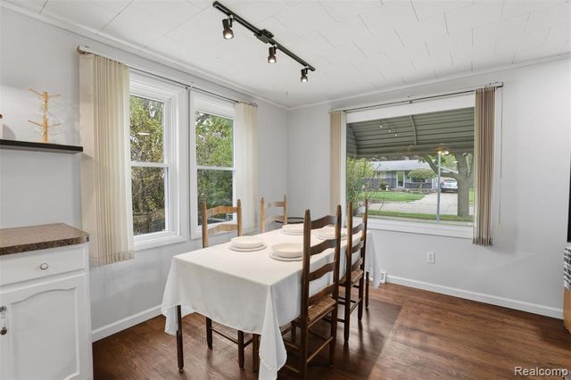 237 S Chocolay Avenue, Commerce Twp, MI 48017