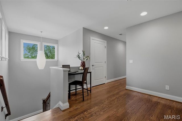 7434 Hoover Avenue, Richmond Heights, MO 63117