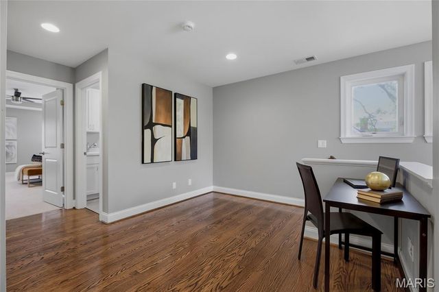 7434 Hoover Avenue, Richmond Heights, MO 63117