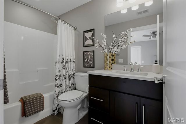 7434 Hoover Avenue, Richmond Heights, MO 63117
