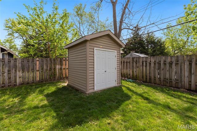 7434 Hoover Avenue, Richmond Heights, MO 63117