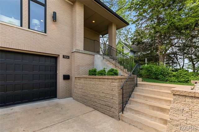 7434 Hoover Avenue, Richmond Heights, MO 63117