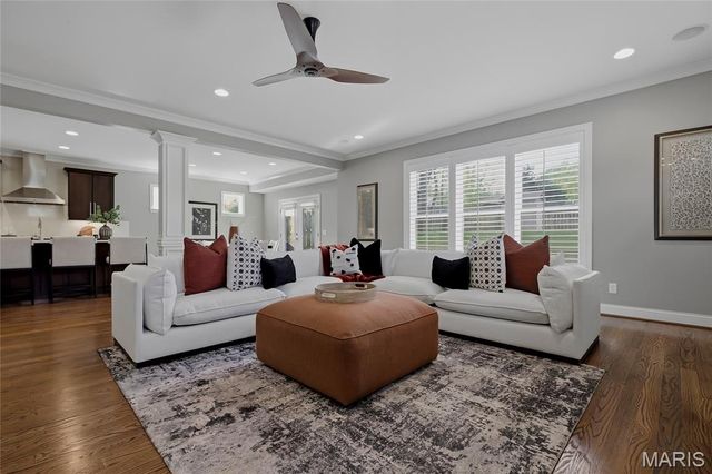 7434 Hoover Avenue, Richmond Heights, MO 63117